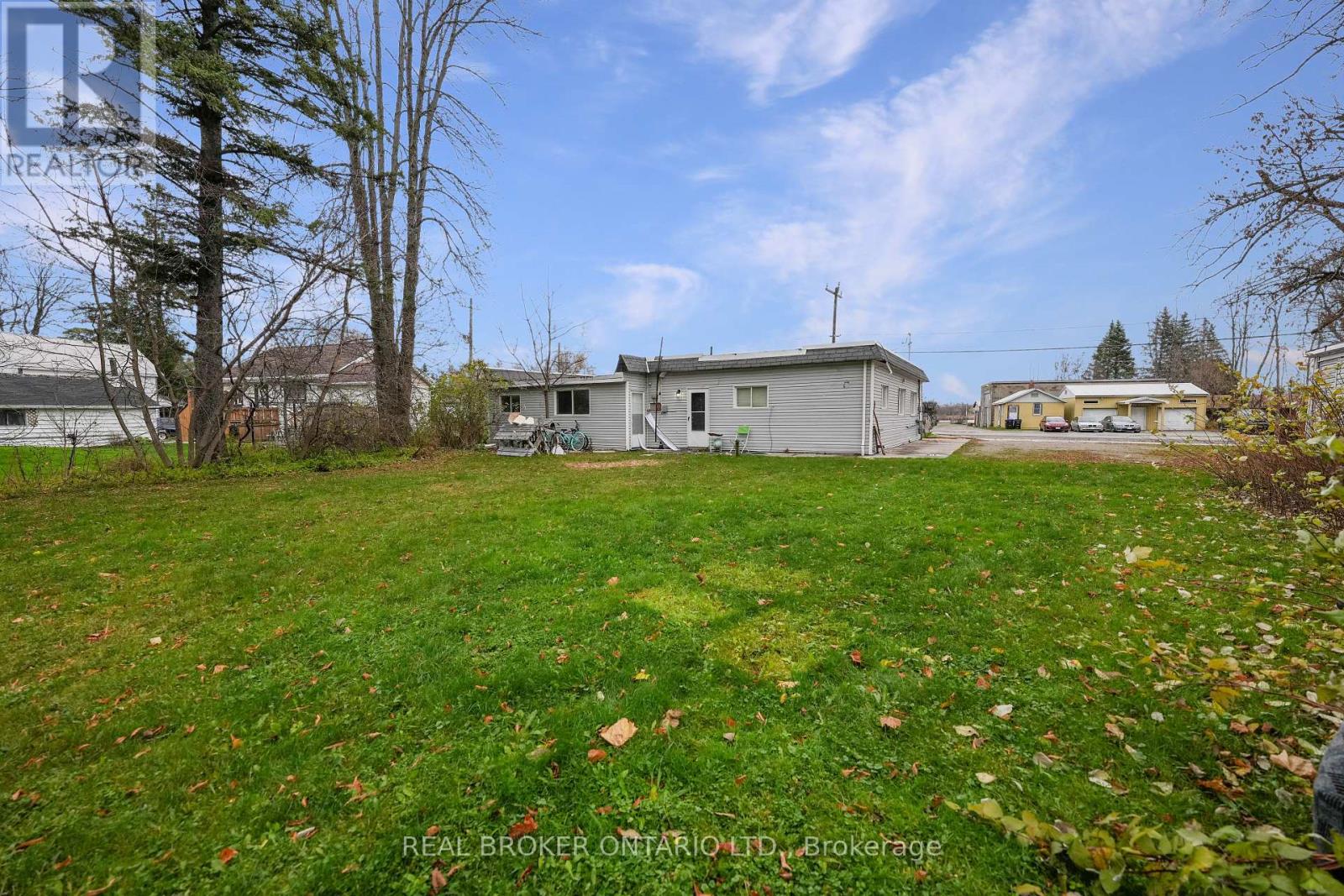 54 Coldwater Rd, Tay, Ontario  L0K 2C0 - Photo 6 - S8147132