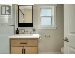 337 WESTMINSTER Drive S