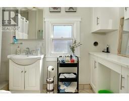 337 WESTMINSTER Drive S