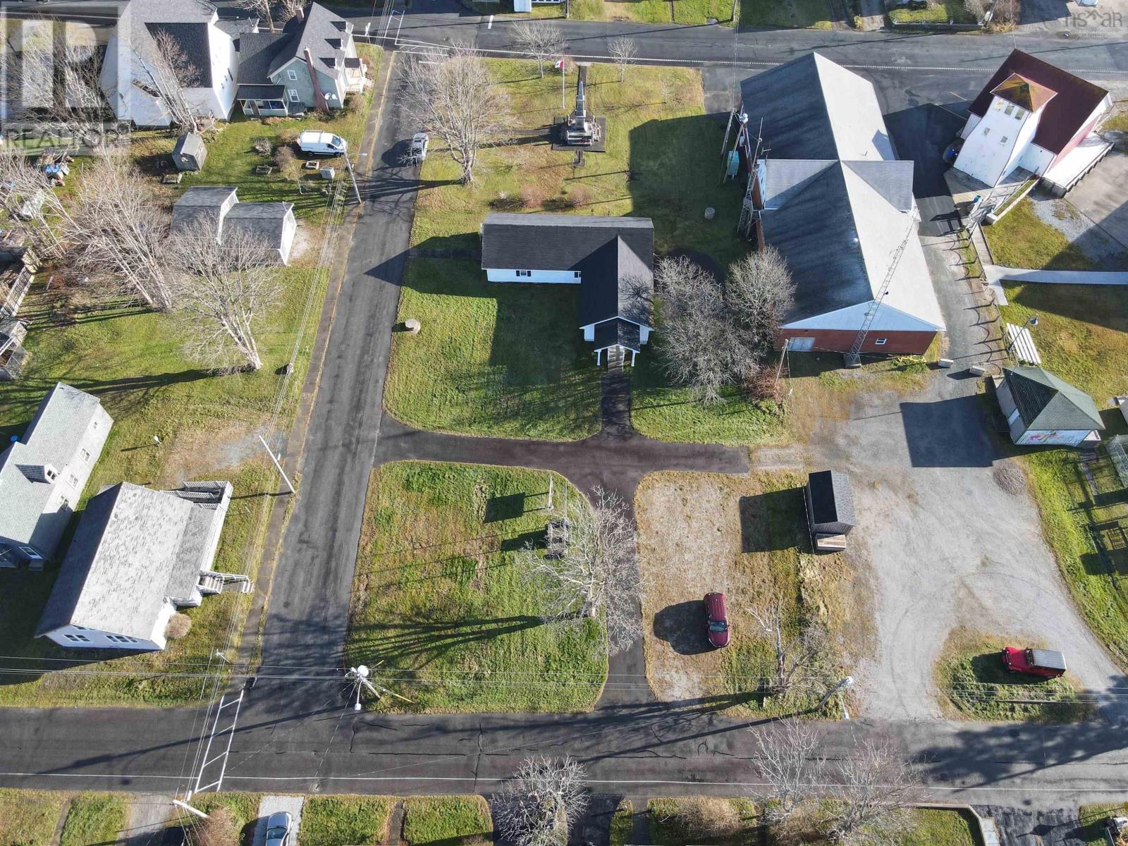 18 Howe Street, Lockeport, Nova Scotia  B0T 1L0 - Photo 3 - 202325197