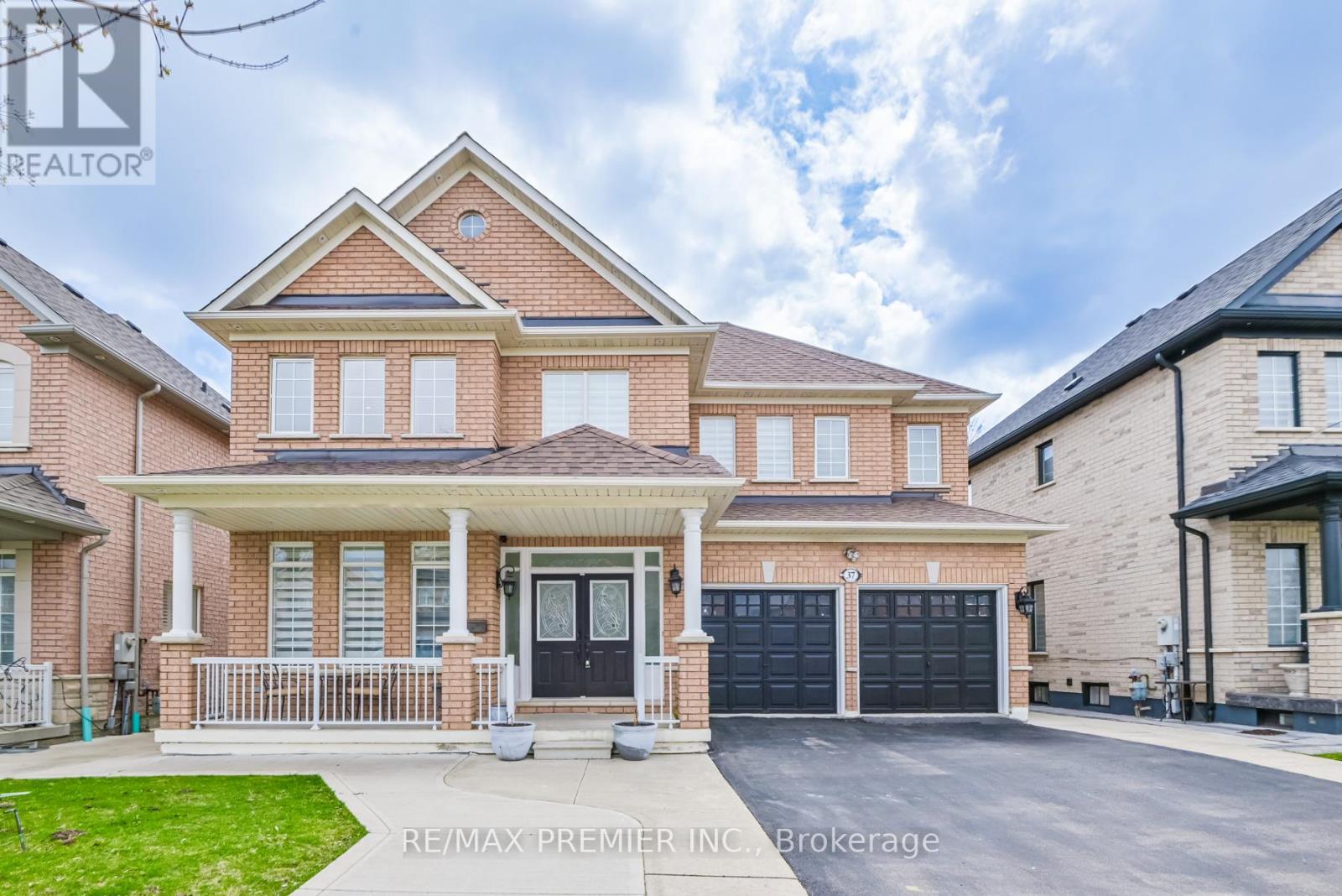 37 COLOMBO CRES, vaughan, Ontario