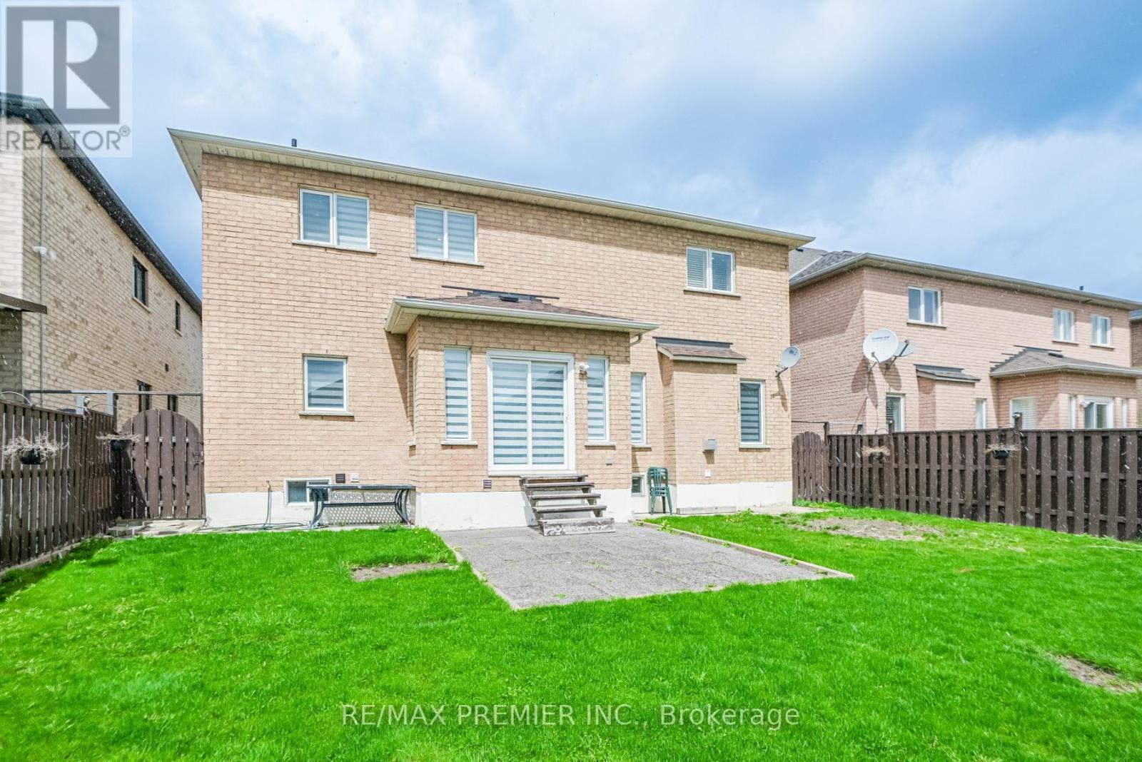 37 Colombo Crescent, Vaughan, Ontario  L6A 0A3 - Photo 33 - N8273632