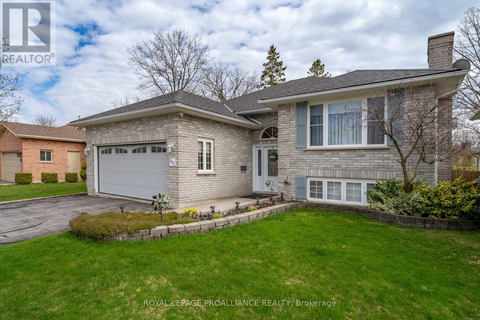 60 Forchuk Crescent, Quinte West, Ontario  K8V 6N2 - Photo 2 - X8273786