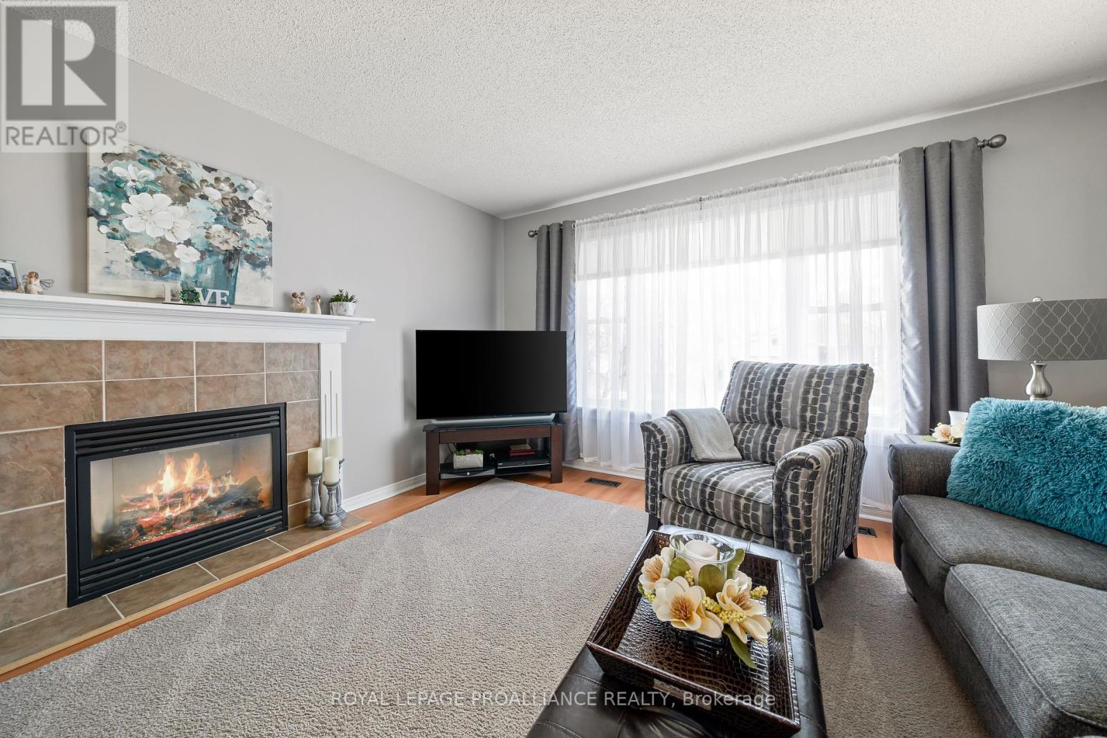 60 Forchuk Cres, Quinte West, Ontario  K8V 6N2 - Photo 6 - X8273786