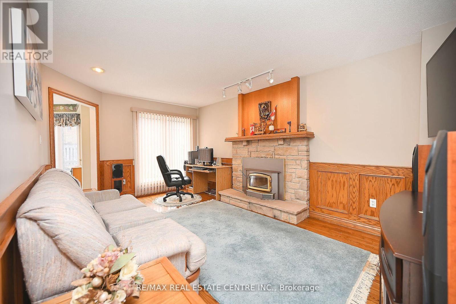 5205 Buttermill Crt, Mississauga, Ontario  L5V 1S4 - Photo 16 - W8273658
