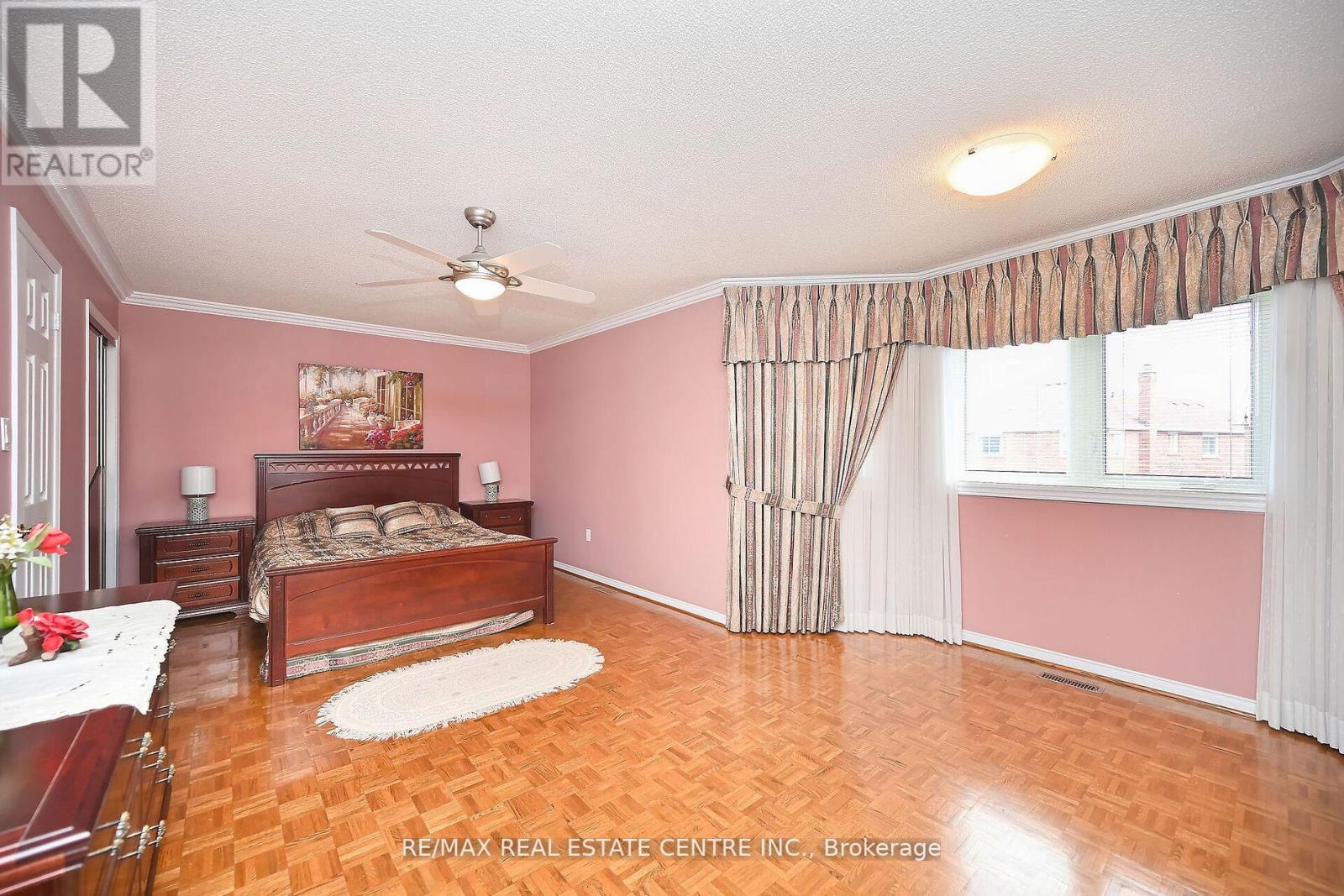 5205 Buttermill Crt, Mississauga, Ontario  L5V 1S4 - Photo 21 - W8273658