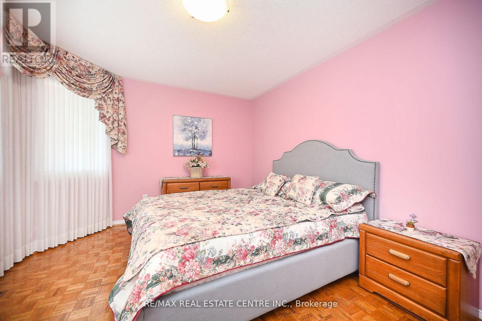 5205 Buttermill Crt, Mississauga, Ontario  L5V 1S4 - Photo 29 - W8273658