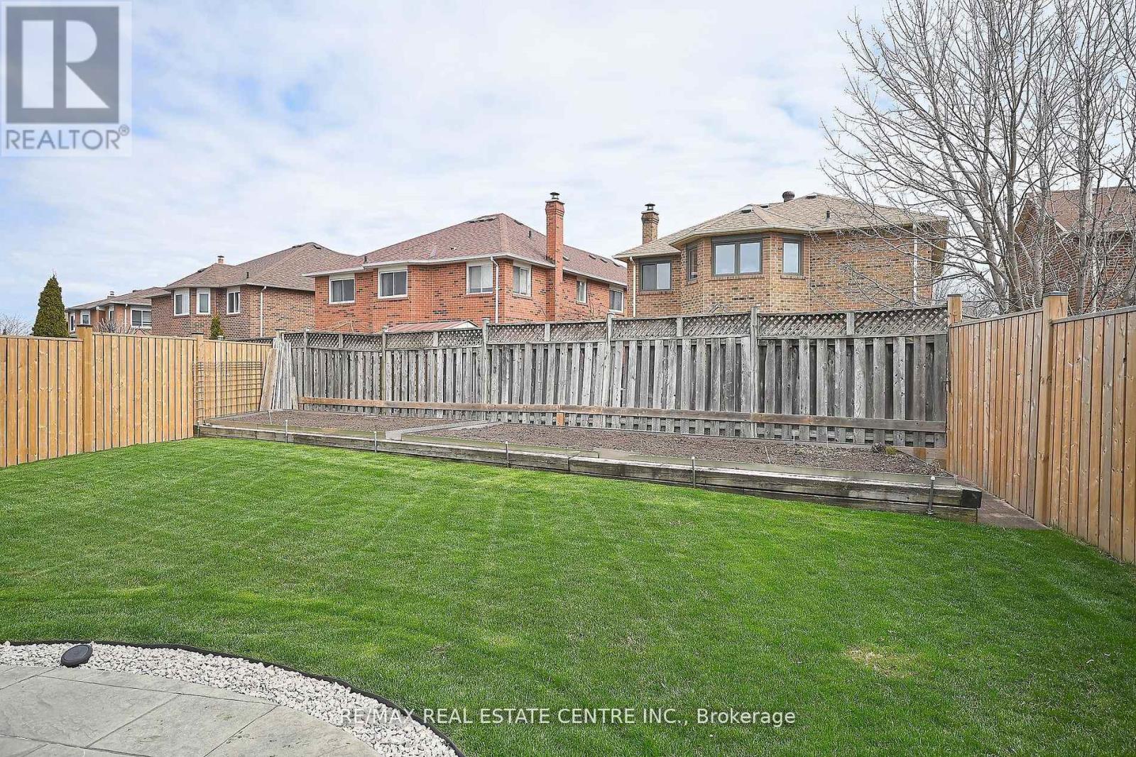 5205 Buttermill Crt, Mississauga, Ontario  L5V 1S4 - Photo 36 - W8273658