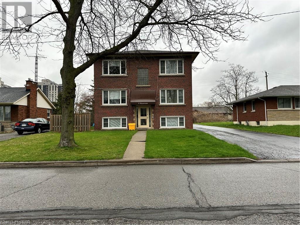 <h3>$1,300<small> Monthly</small></h3><p>Unit#2  9 Masterson Drive, St. Catharines, Ontario</p>