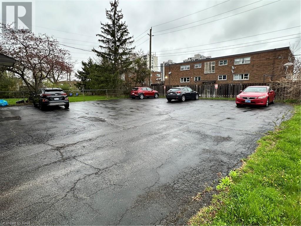 Unit#2  9 Masterson Drive, St. Catharines, Ontario  L2T 3N9 - Photo 14 - 40578248