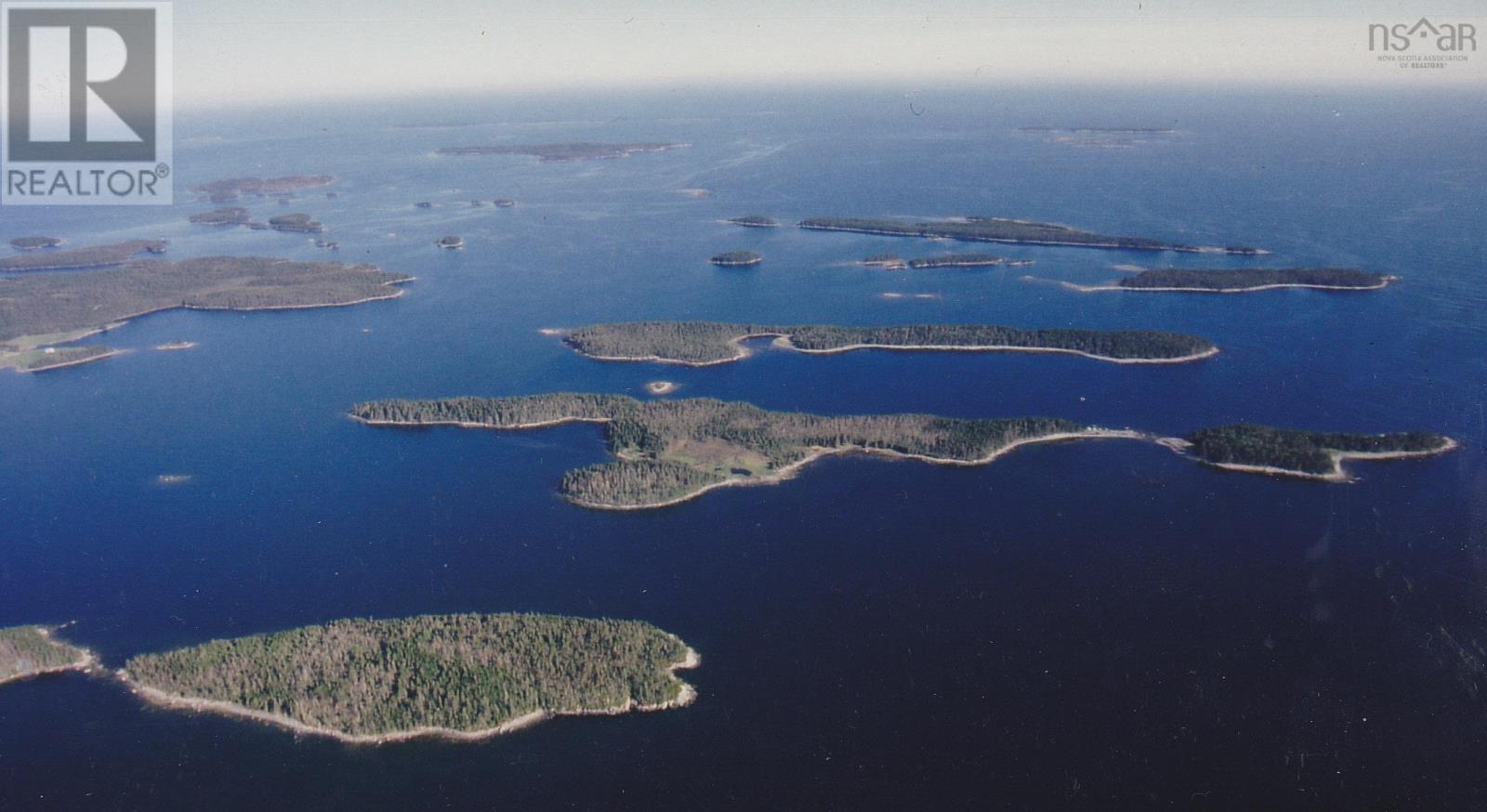 Hartlings Island, ecum secum, Nova Scotia