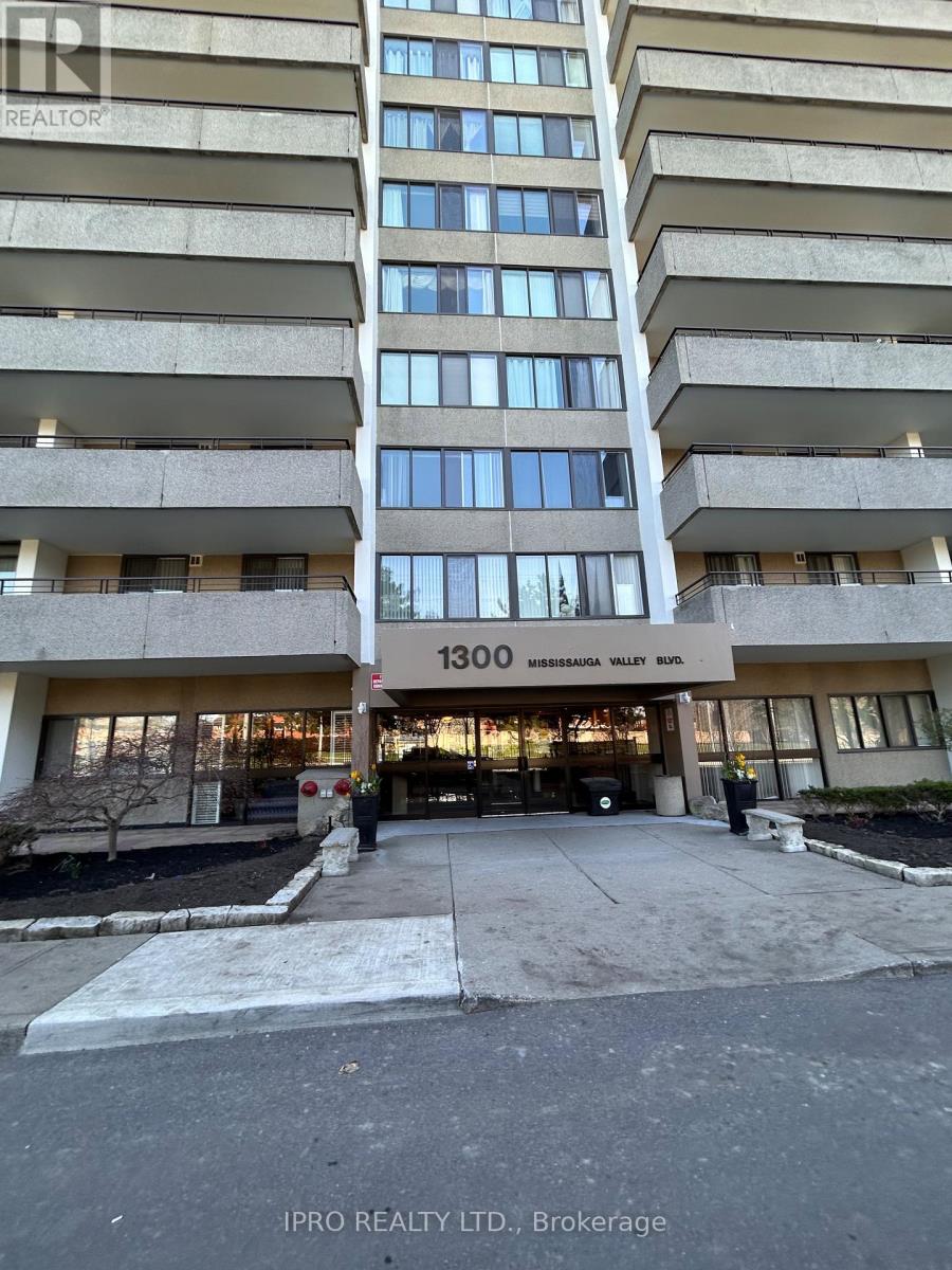 #1405 -1300 Mississauga Valley Blvd, Mississauga, Ontario  L5A 3S9 - Photo 1 - W8275012