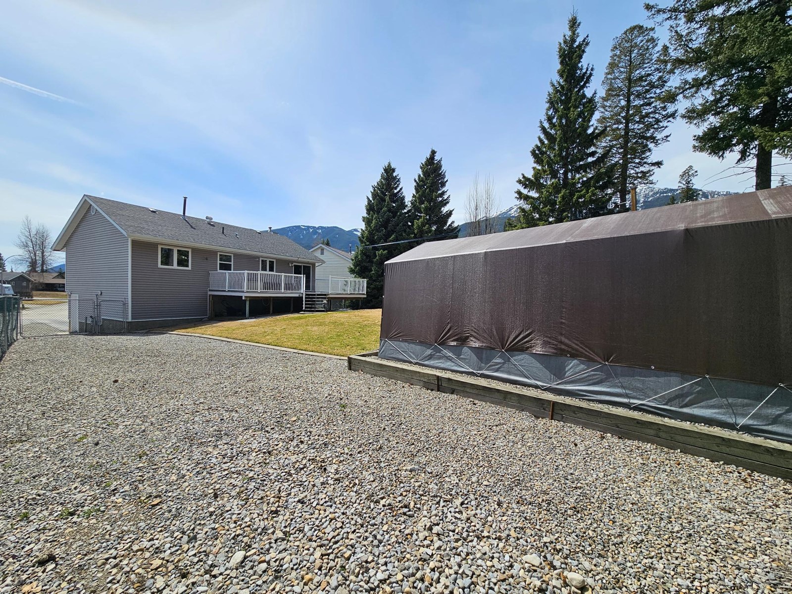 74 Cassiar Drive, Elkford, British Columbia  V0B 1H0 - Photo 39 - 2476451