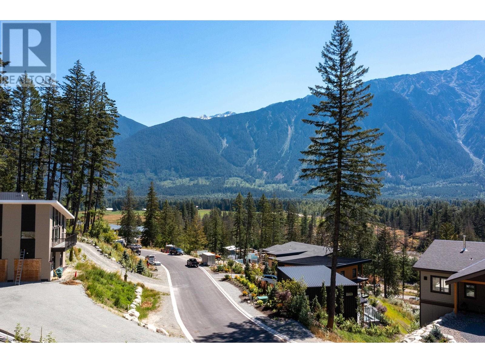 7668 Cerulean Drive, Pemberton, British Columbia  V0N 2L3 - Photo 7 - R2875923