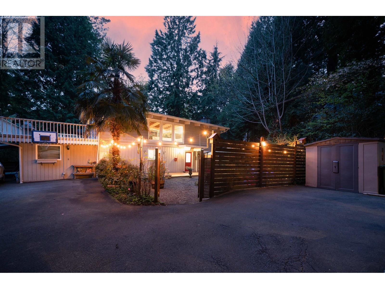 4406 Keith Road, West Vancouver, British Columbia  V7W 2M2 - Photo 2 - R2875907
