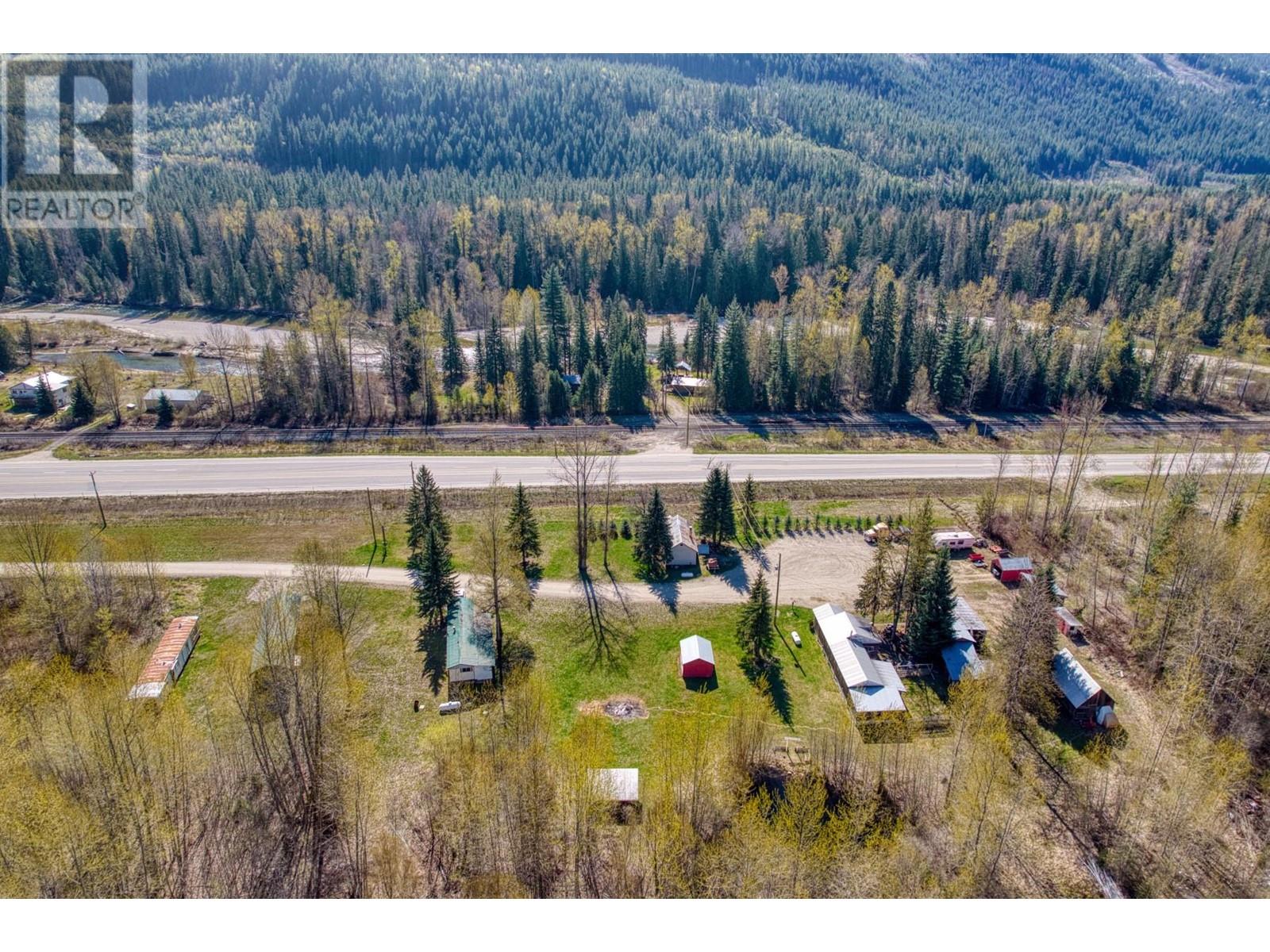 5207 Prosh Frontage Road, Malakwa, British Columbia  V0E 2J0 - Photo 17 - 10311324