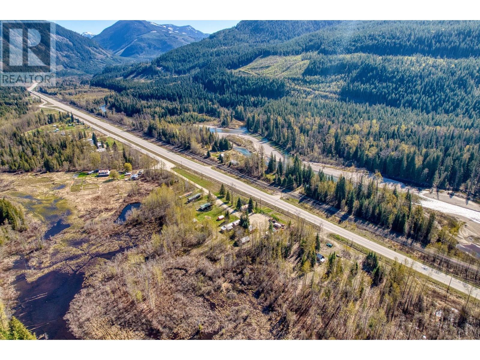 5207 Prosh Frontage Road, Malakwa, British Columbia  V0E 2J0 - Photo 13 - 10311324