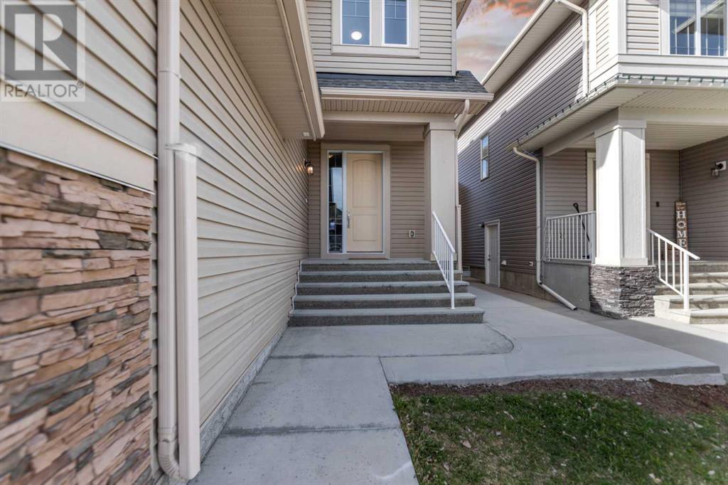 255 Baywater Way Sw, Airdrie, Alberta  T4B 0B3 - Photo 3 - A2124635