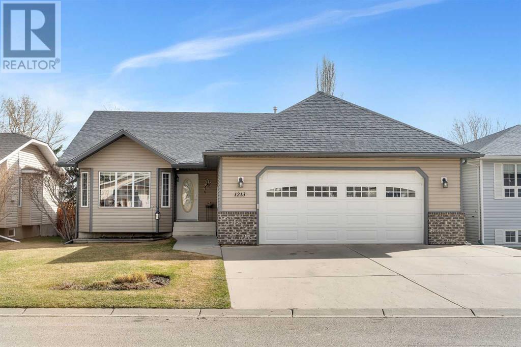 1213 Grey Avenue, crossfield, Alberta