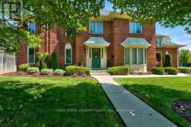 529 Pipers Green, Oakville, Ontario  L6M 1H2 - Photo 2 - W8276300
