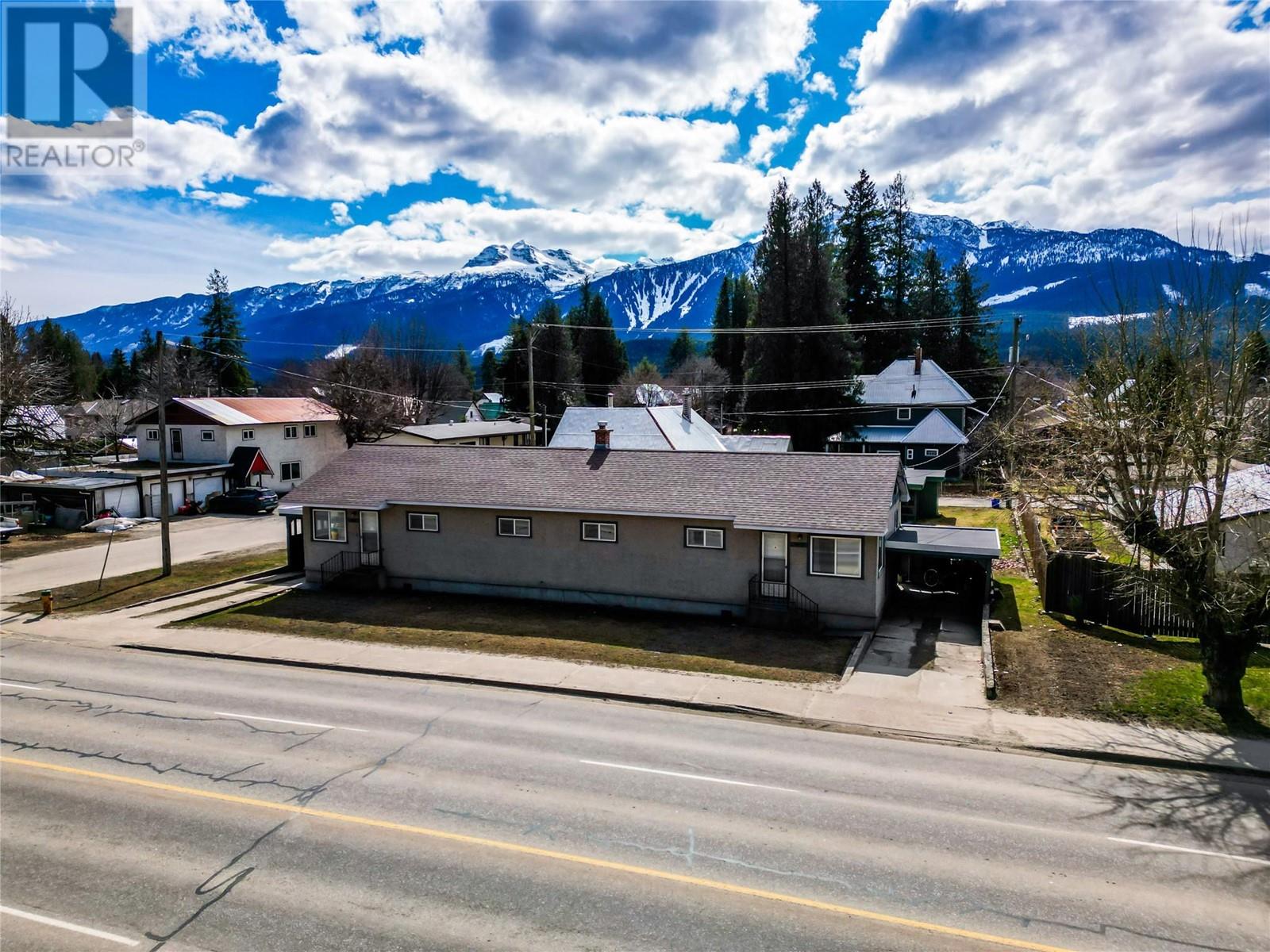 905 Victoria Road, Revelstoke, British Columbia  V0E 2S0 - Photo 29 - 10309273