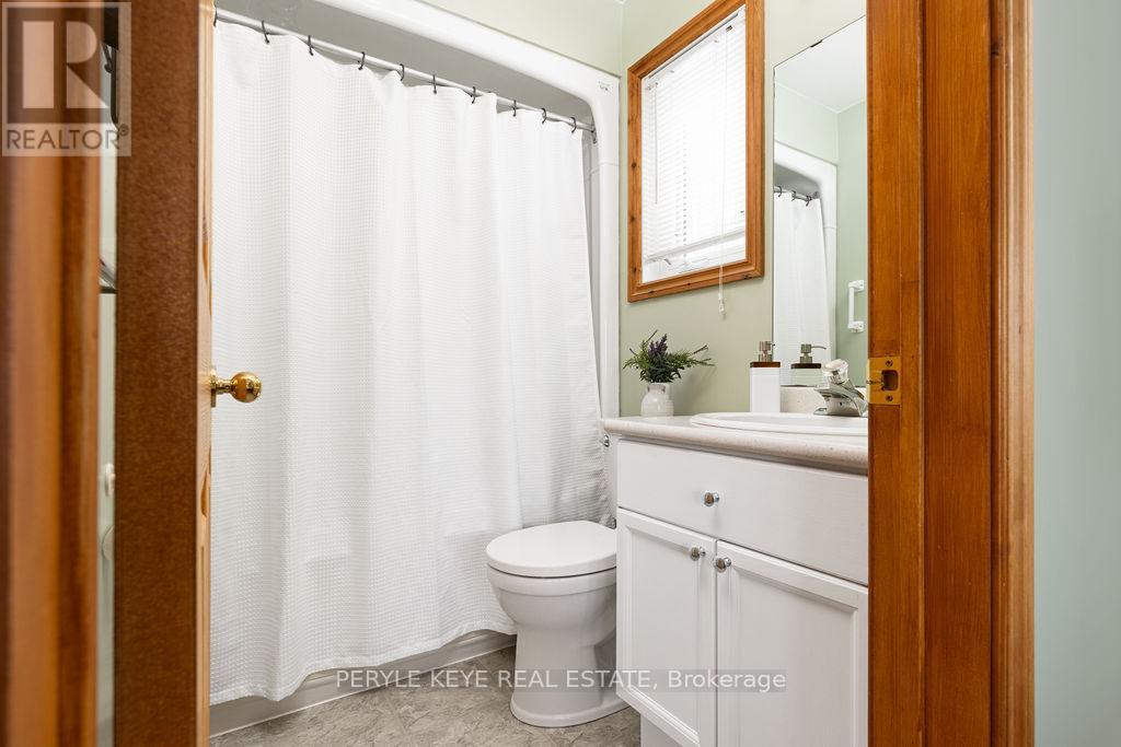 200 Edgemere Road, Huntsville, 5 Bedrooms Bedrooms, ,3 BathroomsBathrooms,Single Family,For Sale,Edgemere,X8164592