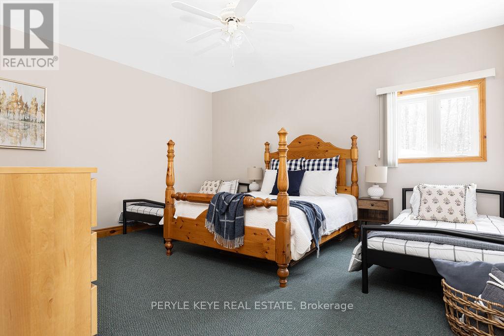 200 Edgemere Road, Huntsville, 5 Bedrooms Bedrooms, ,3 BathroomsBathrooms,Single Family,For Sale,Edgemere,X8164592