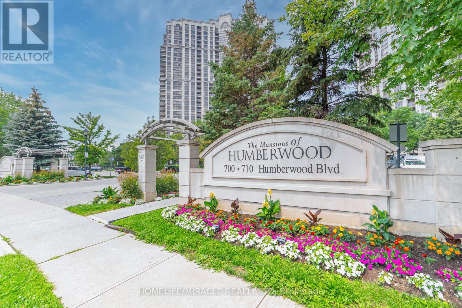 1715 - 710 Humberwood Boulevard, Toronto, Ontario  M9W 7J5 - Photo 1 - W8277012