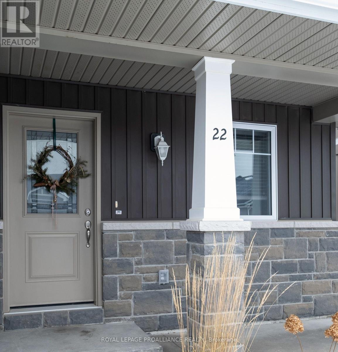 22 Stirling Cres, Prince Edward County, Ontario K0K 2T0 - Photo 2 - X8030258