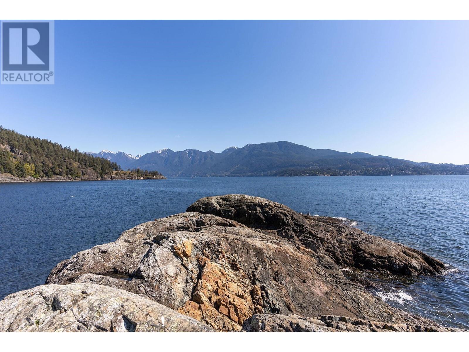 825 Hummingbird Lane, Bowen Island, British Columbia  V0N 1G1 - Photo 16 - R2875990