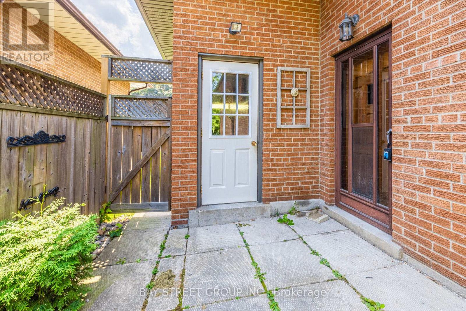 Lower - 274 Timothy Court, Mississauga, Ontario  L5G 2B4 - Photo 3 - W8277630