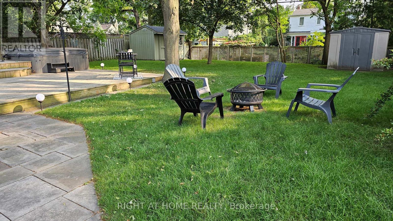 2042 Courtland Crescent, Mississauga, Ontario  L4Y 1V2 - Photo 25 - W8277684