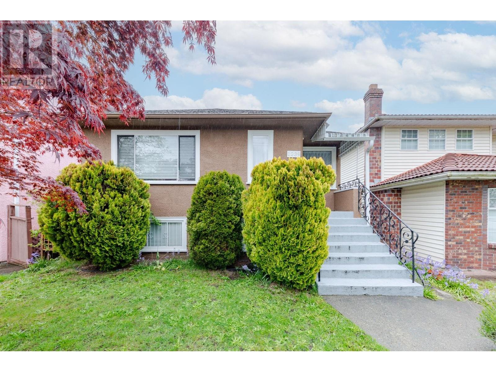 Listing Picture 4 of 37 : 1239 W 64TH AVENUE, Vancouver / 溫哥華 - 魯藝地產 Yvonne Lu Group - MLS Medallion Club Member