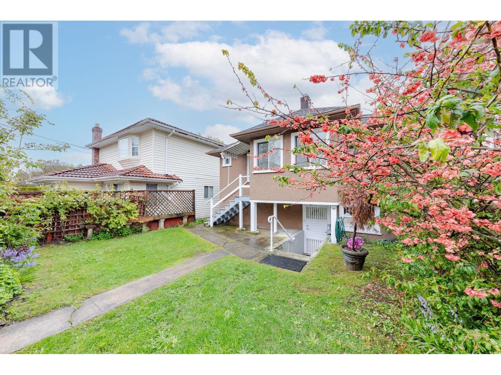 Listing Picture 8 of 37 : 1239 W 64TH AVENUE, Vancouver / 溫哥華 - 魯藝地產 Yvonne Lu Group - MLS Medallion Club Member