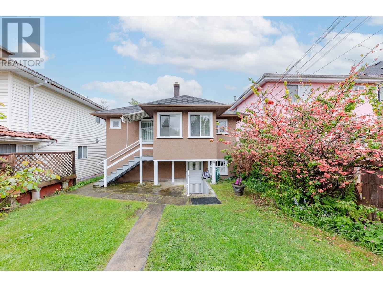 Listing Picture 7 of 37 : 1239 W 64TH AVENUE, Vancouver / 溫哥華 - 魯藝地產 Yvonne Lu Group - MLS Medallion Club Member