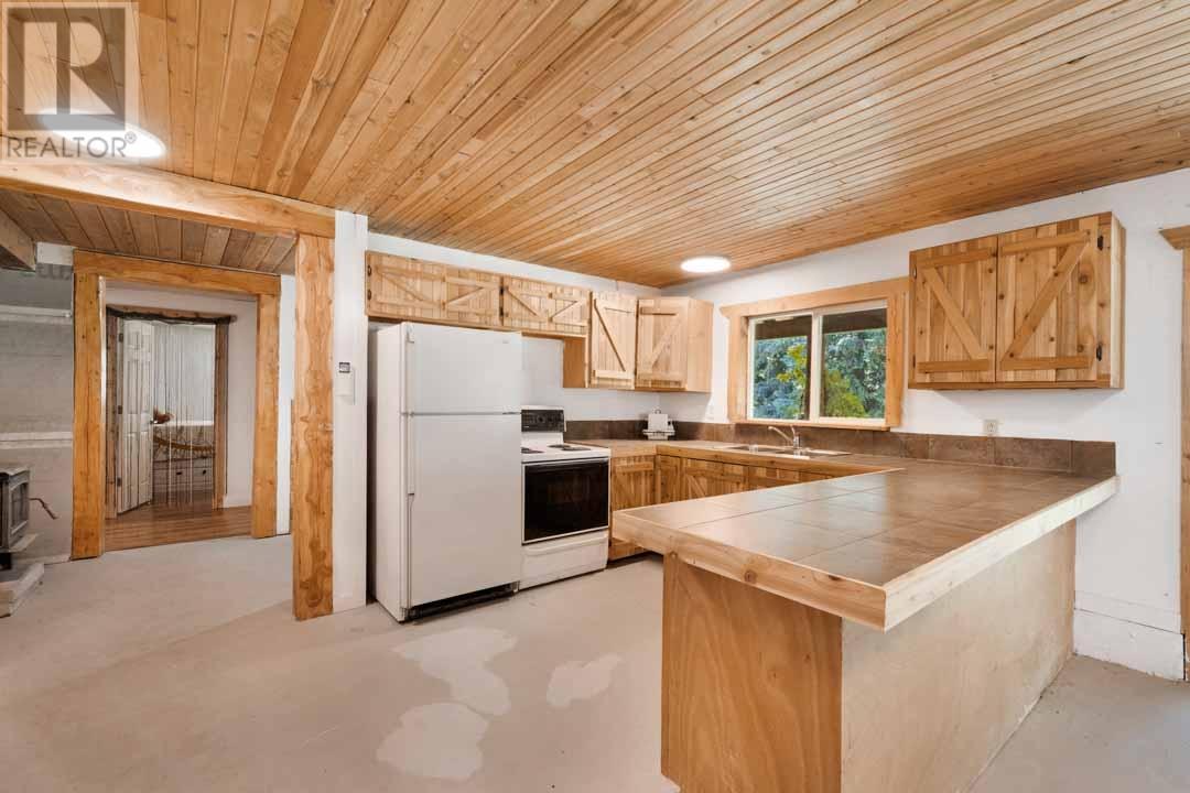 8240 Loakin Bear Cr Rd, Chase, British Columbia  V0E 1M2 - Photo 17 - 178046