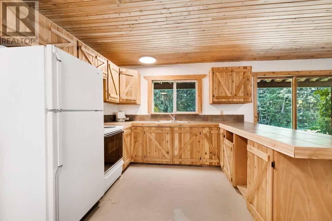 8240 Loakin Bear Cr Rd, Chase, British Columbia  V0E 1M2 - Photo 18 - 178046