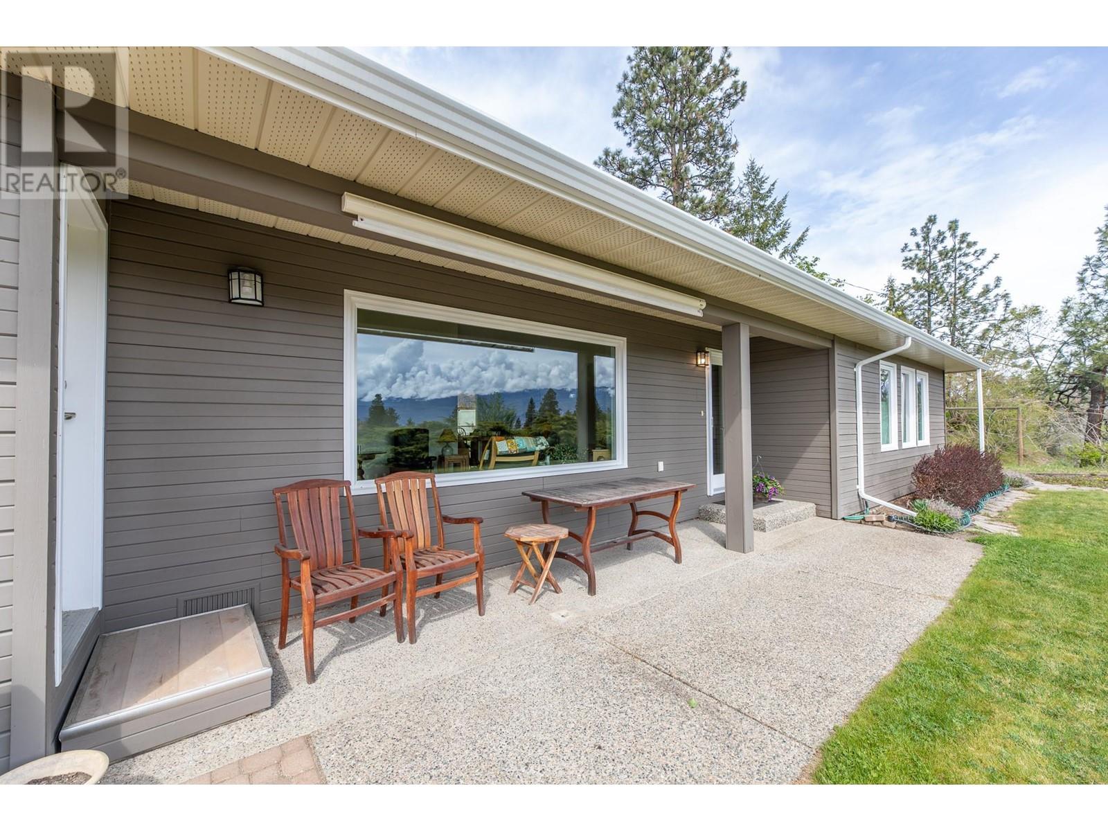 12600 Taylor Place Summerland Photo 38