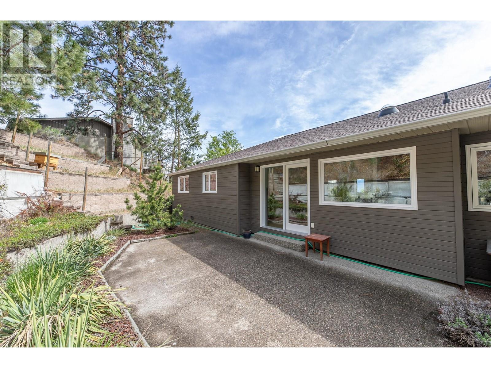 12600 Taylor Place Summerland Photo 34