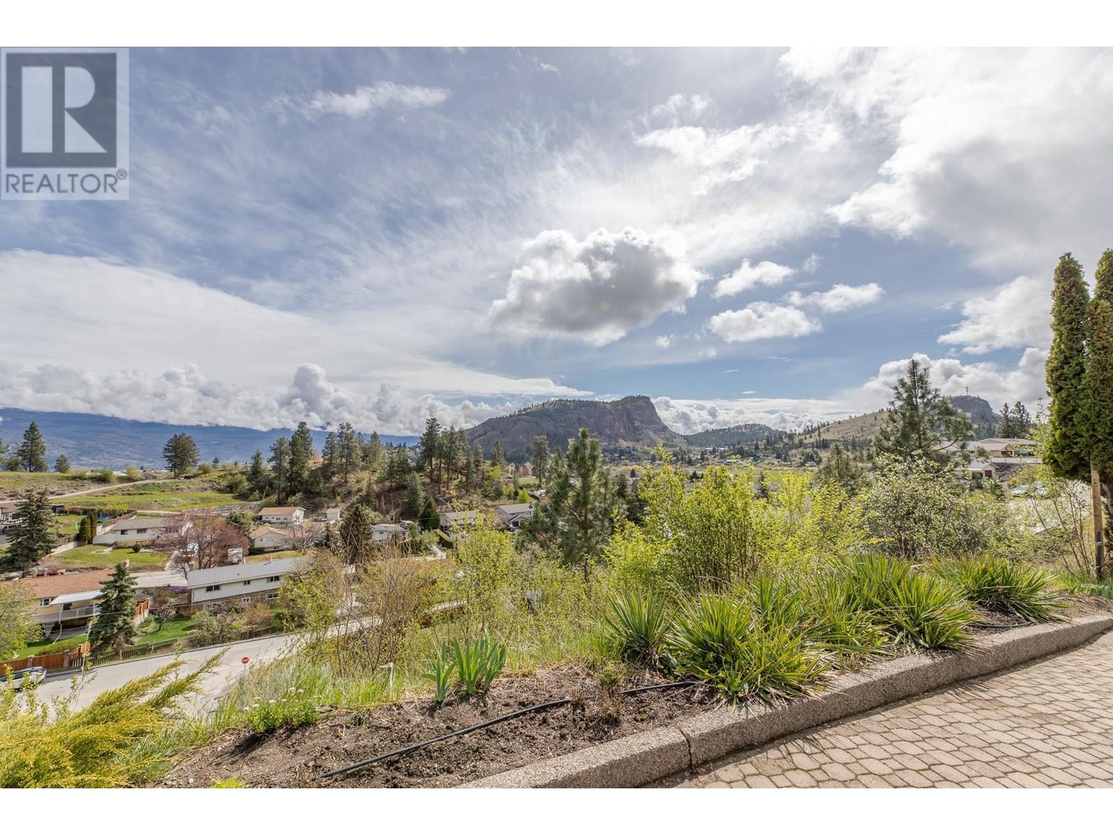 12600 Taylor Place Summerland Photo 4