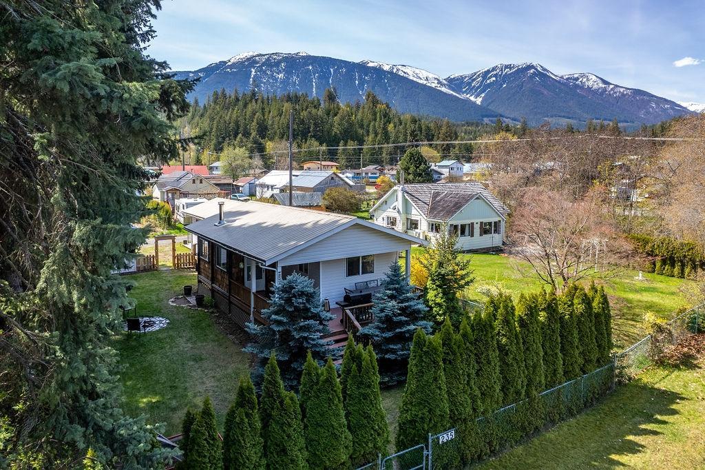 235 B AVENUE, kaslo, British Columbia