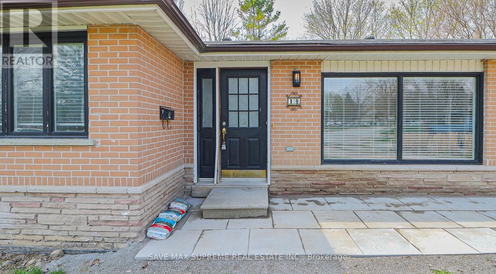 10 Curtiss Crt, Barrie, Ontario  L4M 2M7 - Photo 2 - S8274612