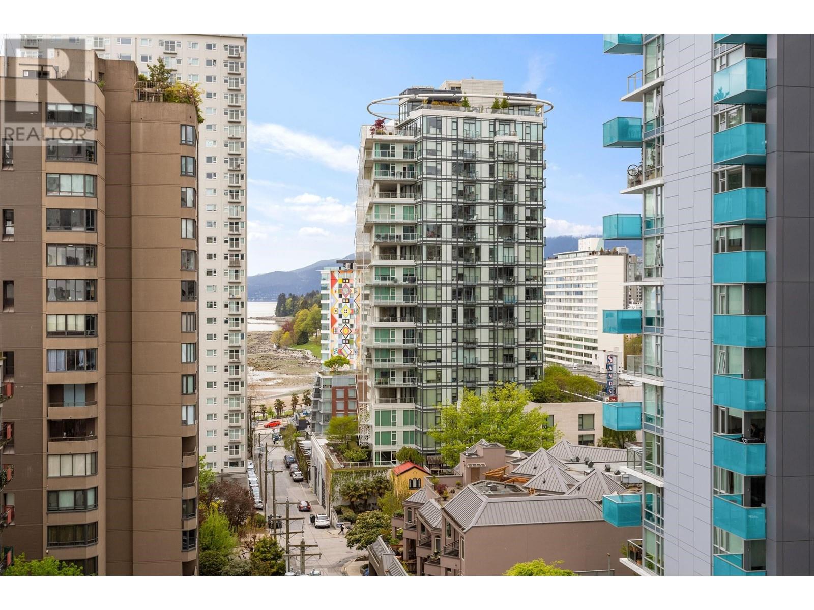 Listing Picture 17 of 33 : 1004 1251 CARDERO STREET, Vancouver / 溫哥華 - 魯藝地產 Yvonne Lu Group - MLS Medallion Club Member