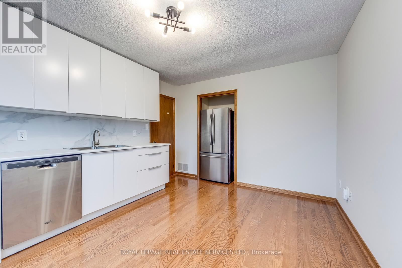 2nd Flr - 3158 Nawbrook Road, Mississauga, Ontario  L4X 2V5 - Photo 11 - W8280934