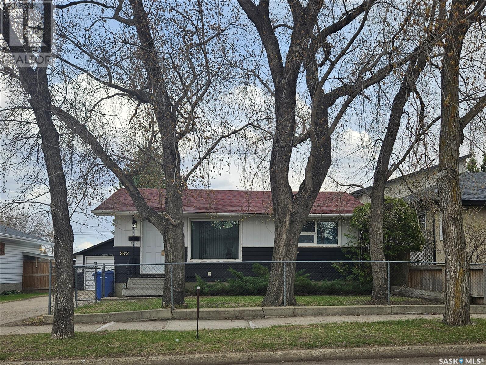 842 111th STREET, north battleford, Saskatchewan