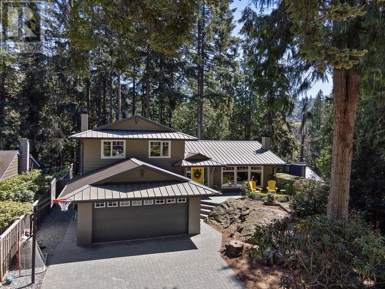 5714 Bluebell Drive, West Vancouver, British Columbia  V7W 1T3 - Photo 3 - R2876624