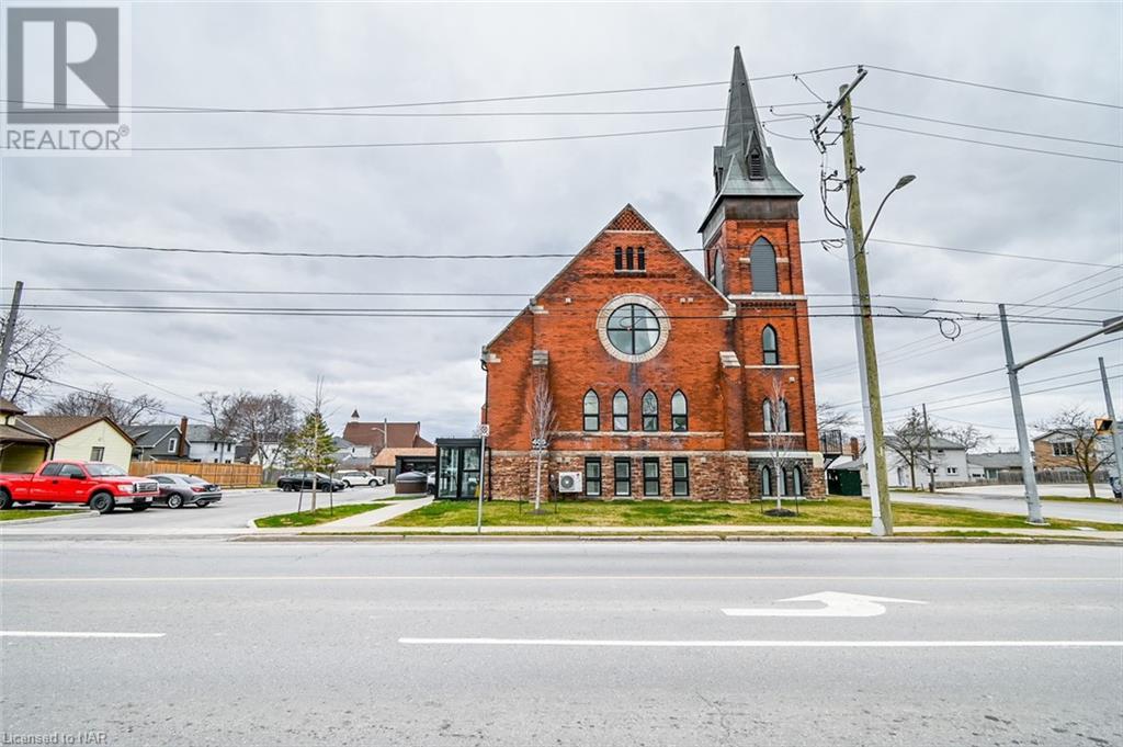 405 Merritt Street Unit# 10, St. Catharines, Ontario  L2P 1P5 - Photo 2 - 40580063
