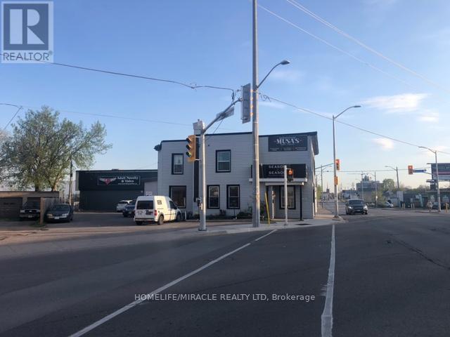 90 Niagara Street, St. Catharines, Ontario  L2R 4L2 - Photo 3 - X8279868