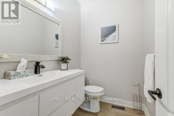 6886 Campbell Settler Court, Mississauga, Ontario  L5W 1B3 - Photo 23 - W8288368