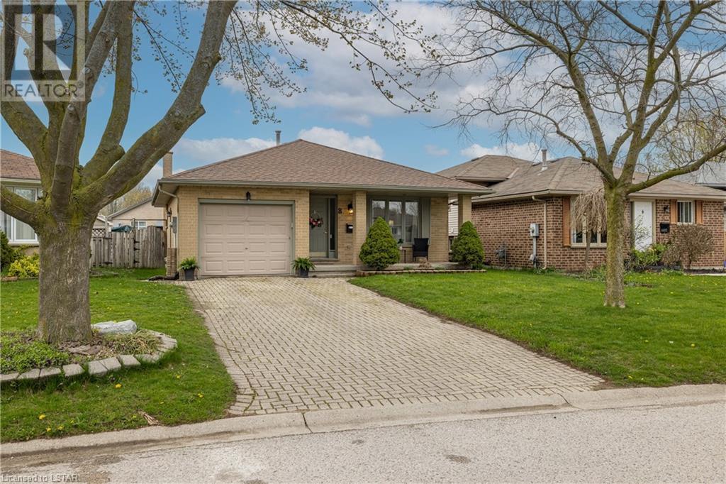 <h3>$649,900</h3><p>8 Portsmouth Road, London, Ontario</p>